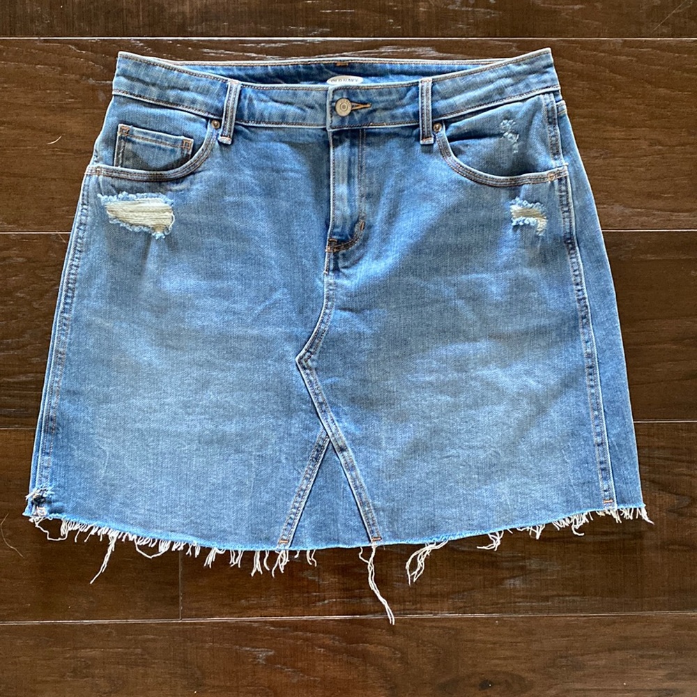 Old Navy distressed denim skirt